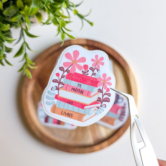 Sticker – Pile de livres & fleurs “Je préfère les livres”