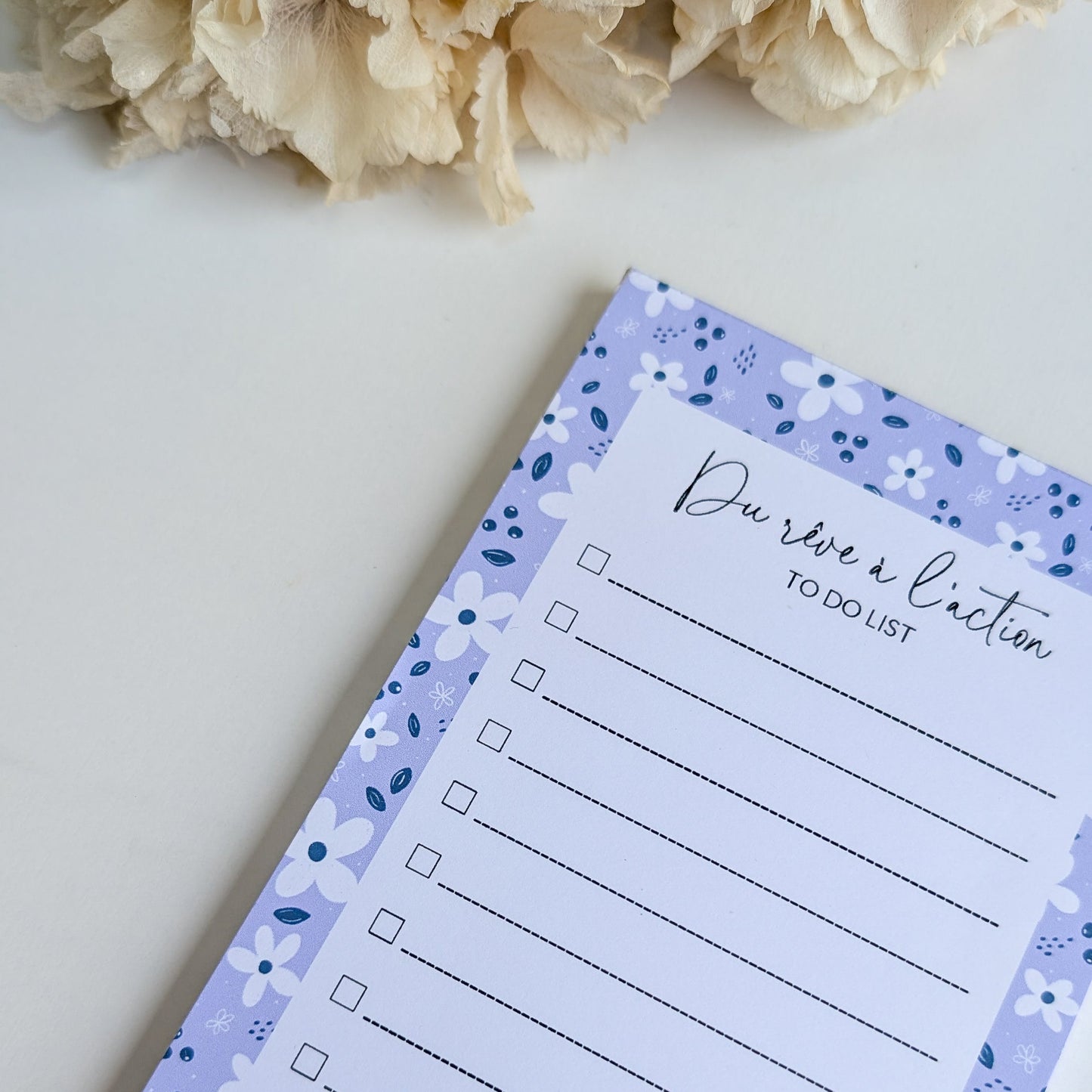 To-Do Liste 10x21 cm - Petites fleurs blanches - Fond bleu, rose ou violet