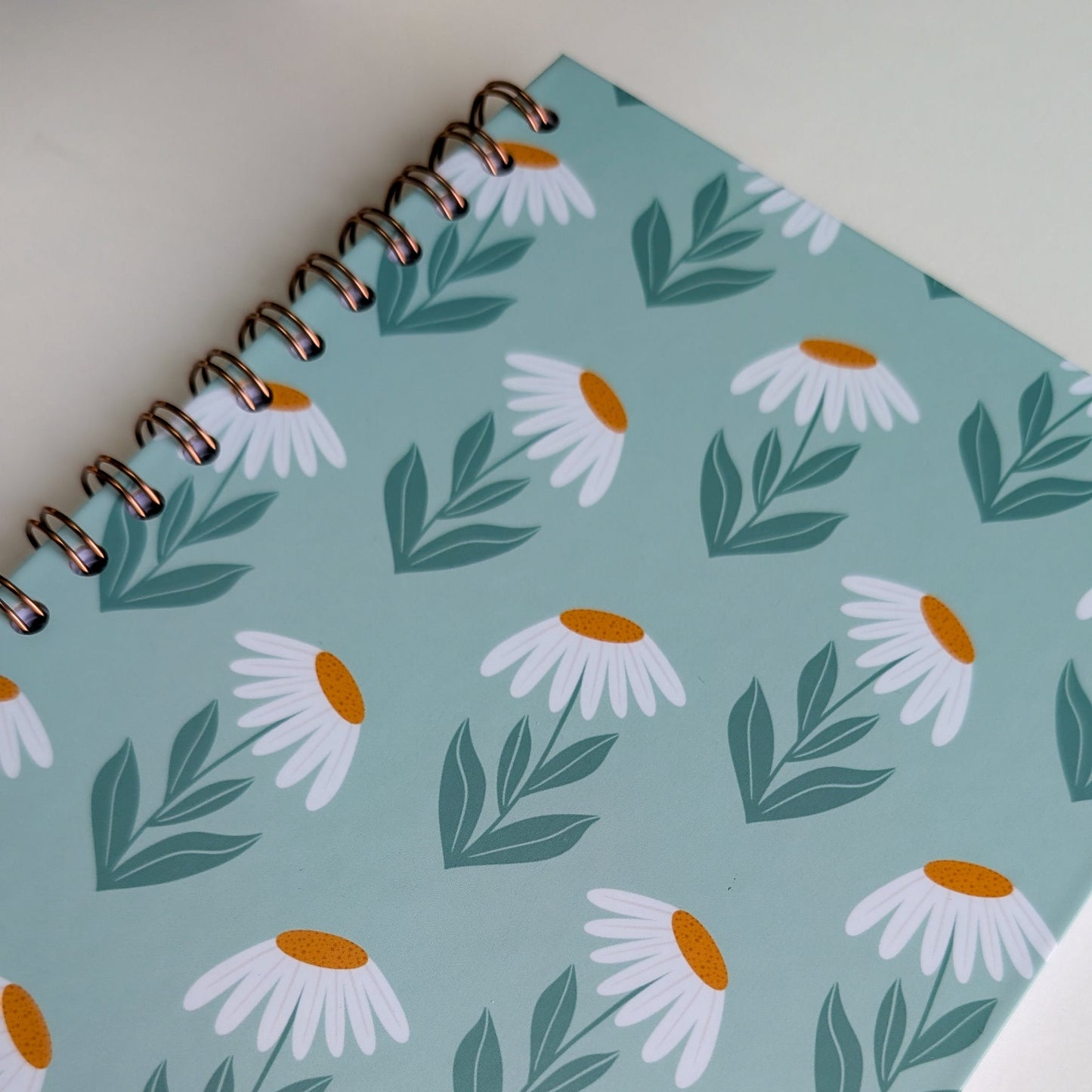 Carnet A5 - Reliure à spirale - Marguerites rétro