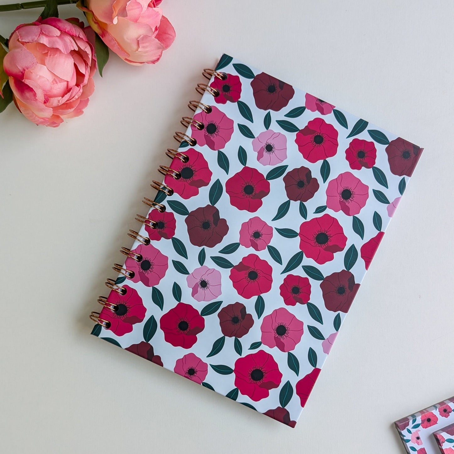 Carnet A5 - Reliure à spirale - Anémones roses et rouges