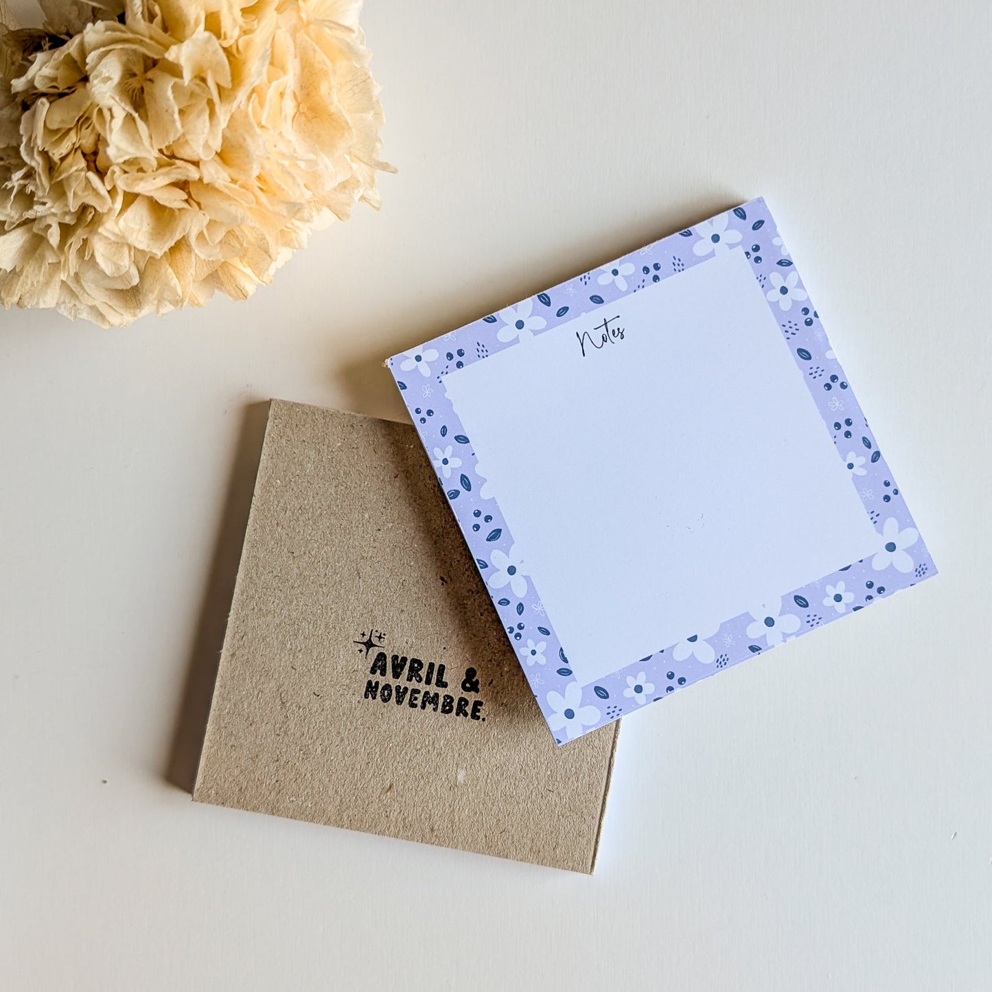 Lot de 2 Bloc-Notes carrés - Petites fleurs blanches - Fond bleu, rose ou violet