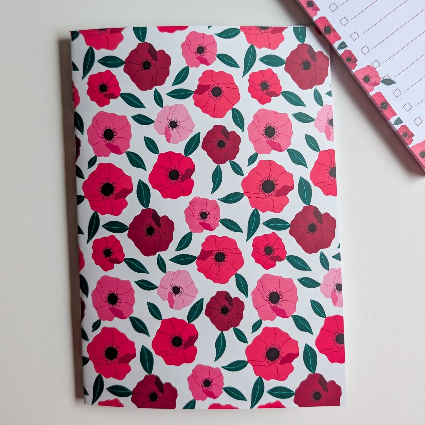 Carnet A5 - Reliure agrafée - Anémones roses et rouges