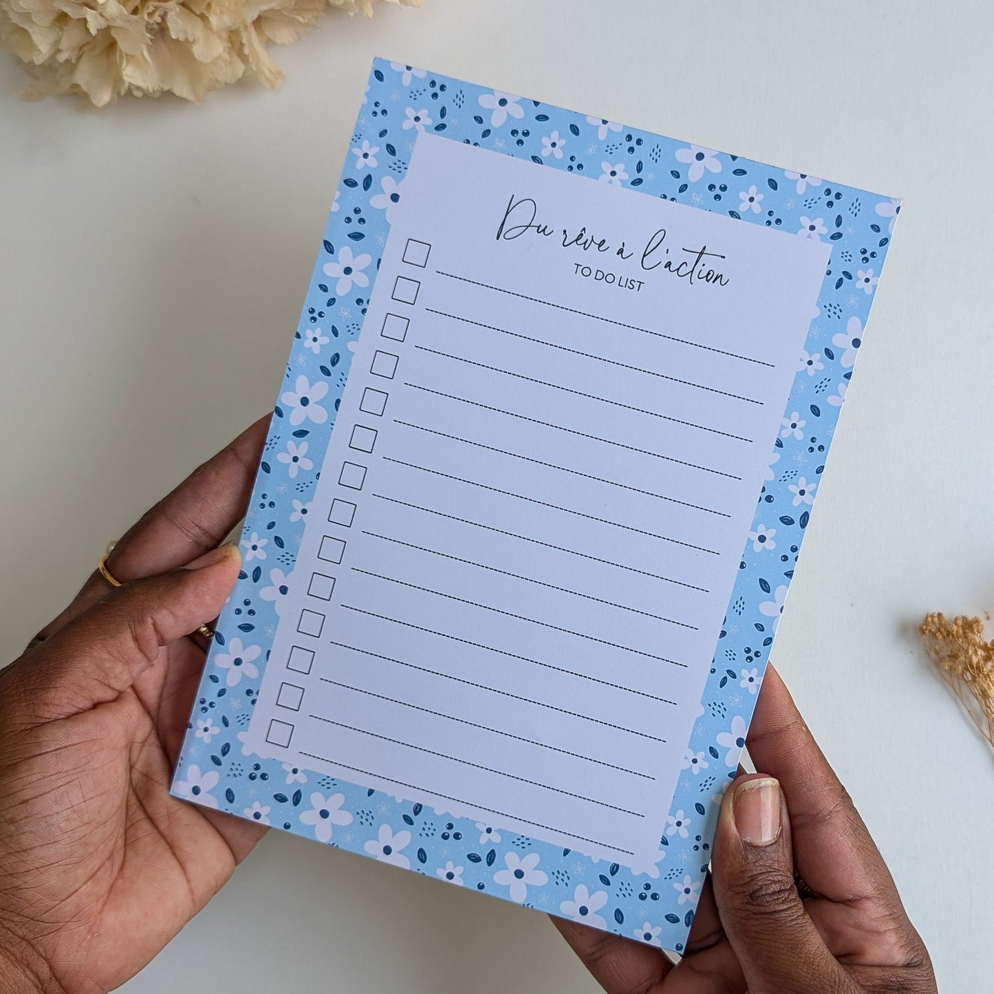 To-Do Liste A5 - Petites fleurs blanches - Fond bleu, rose ou violet