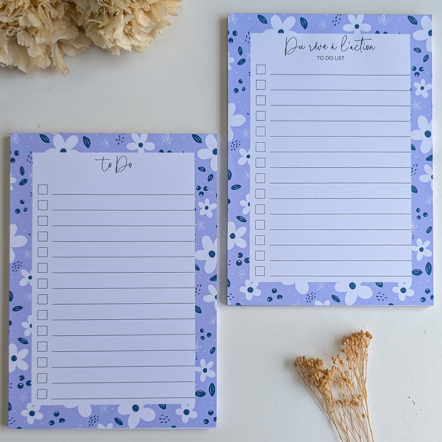 To-Do Liste A5 - Petites fleurs blanches - Fond bleu, rose ou violet