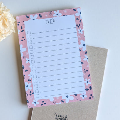 To-Do List A5 - Petites fleurs blanches - Rose