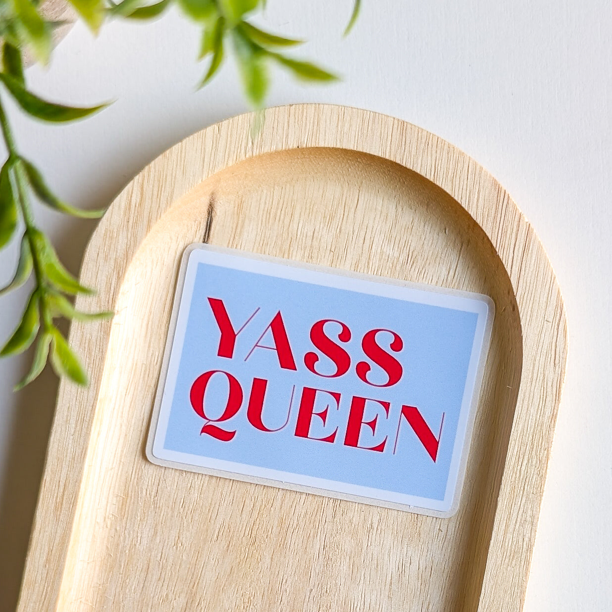Sticker – Yass Queen